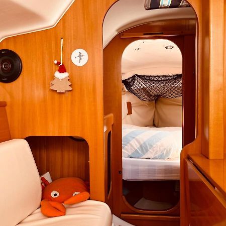מלון ליסבון Surfbird Cozy Sailboat Escape מראה חיצוני תמונה