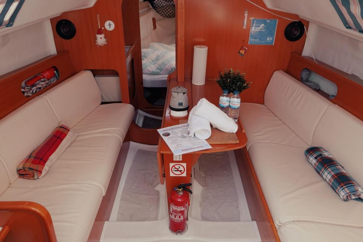 מלון ליסבון Surfbird Cozy Sailboat Escape מראה חיצוני תמונה