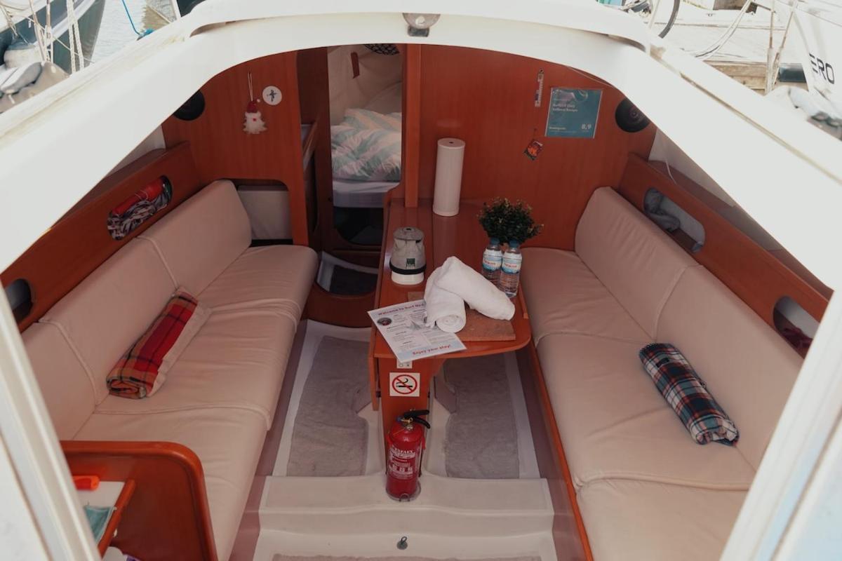 מלון ליסבון Surfbird Cozy Sailboat Escape מראה חיצוני תמונה